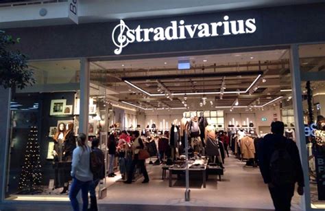 stradivarius usa phone number.